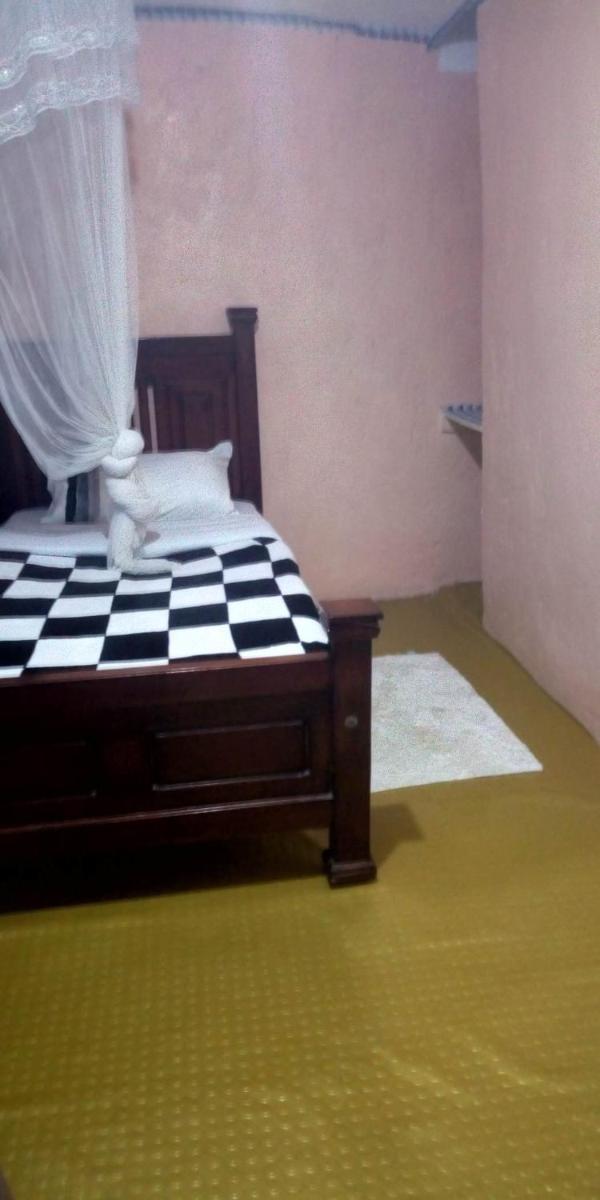 Kenya Inn - Housity
