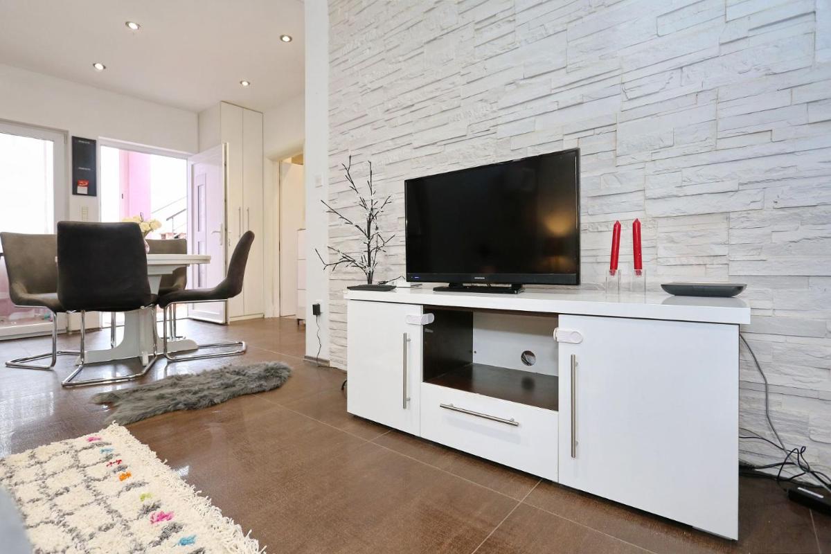Apartments Mediteranea 1 - Hizvo