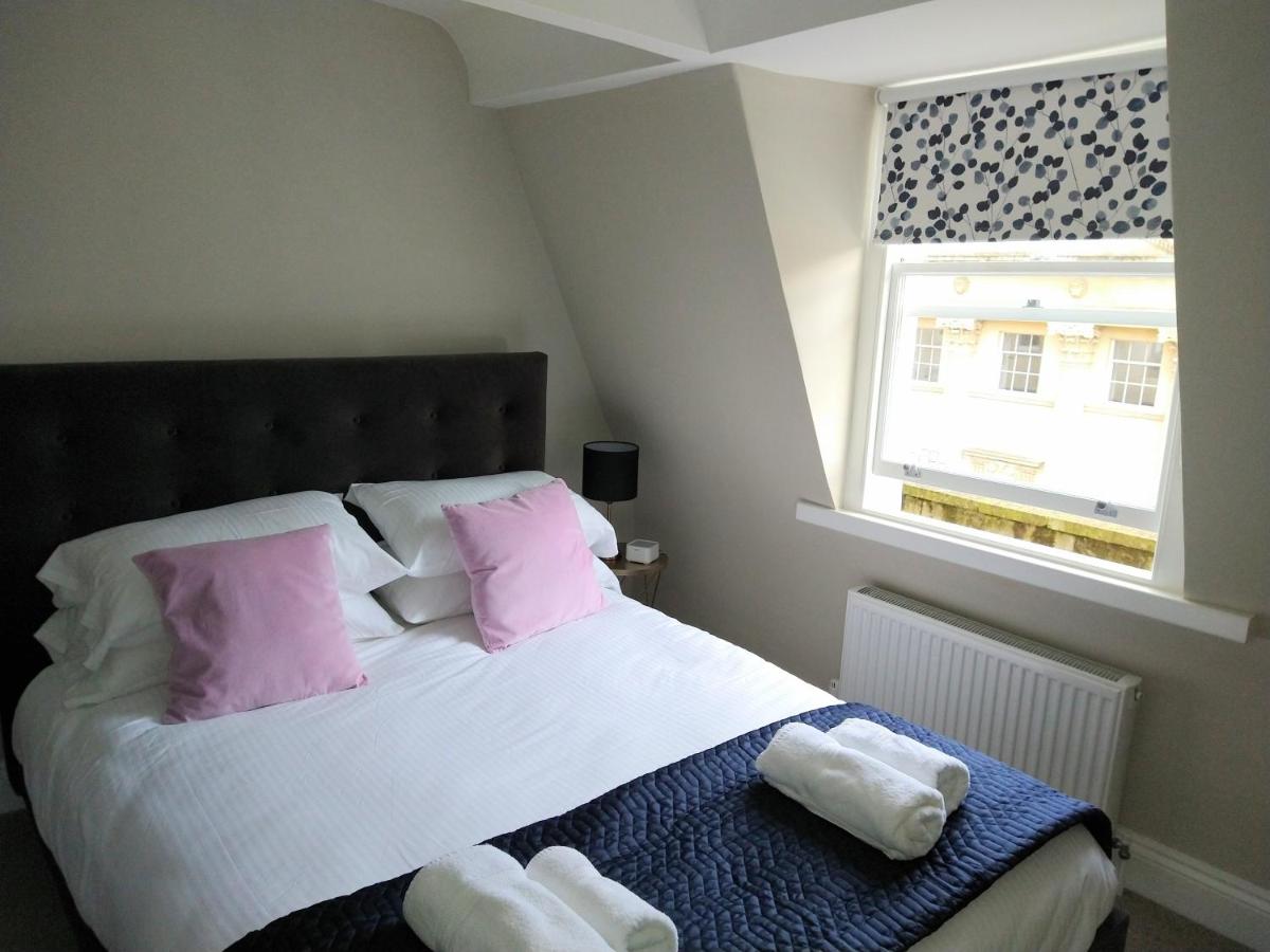 Stunning & Central Milsom Street Apartment - Housity