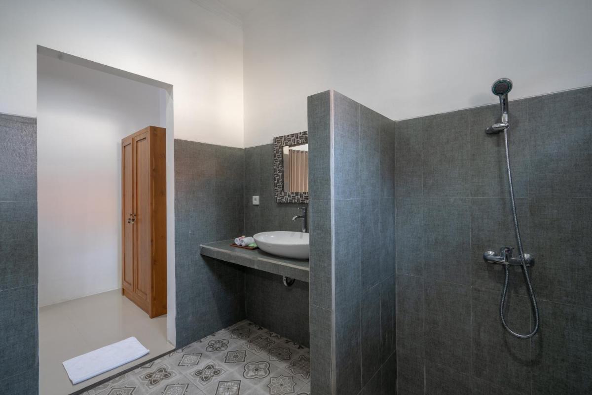 Nusa Indah Onai Hotel - Housity