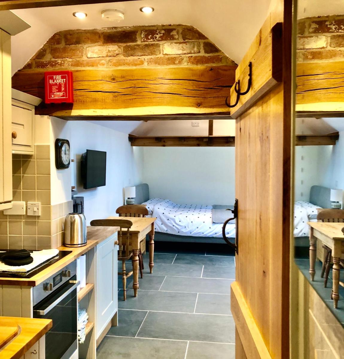 The Outhouse - Ground Floor Studio - Housity