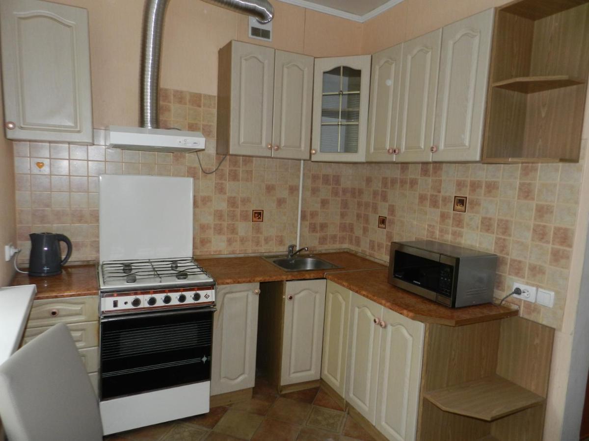 Suitetrails - 1-room Luxury Apartment on Sobornyi Avenue 170-v, by GrandHome