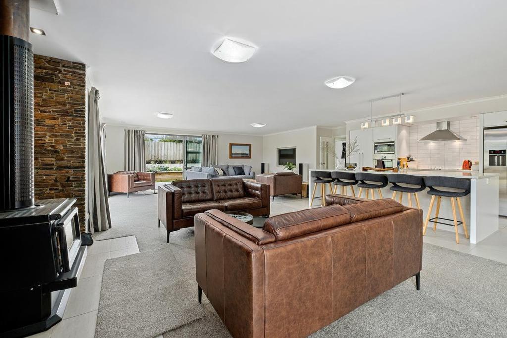 Maison de Maude - Lake Hawea Holiday Home - Housity