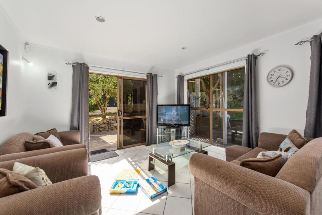 Sandcastles on Tay - Mt Maunganui Holiday Home - Housity