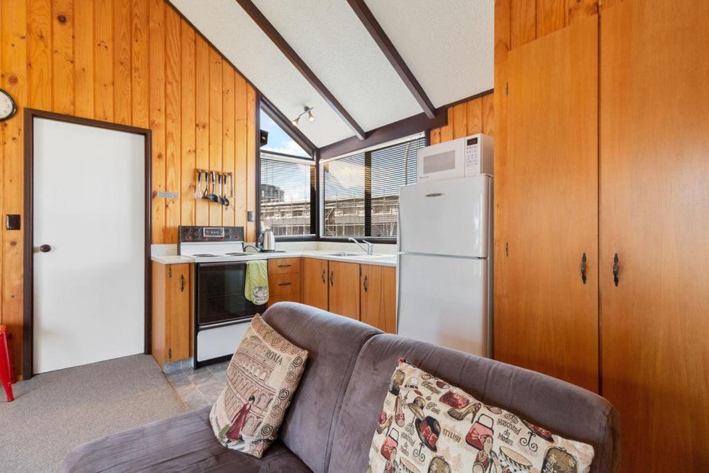 Downtown Mountview - Mt Maunganui Holiday Home - Housity