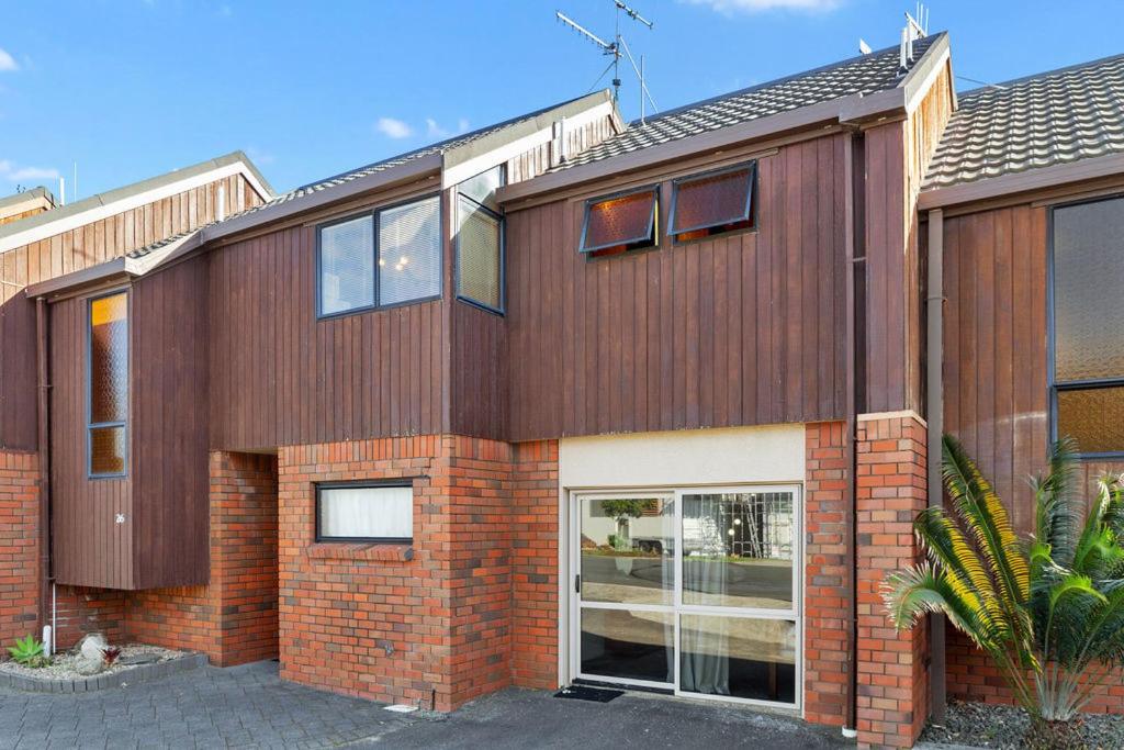 Downtown Mountview - Mt Maunganui Holiday Home - Housity