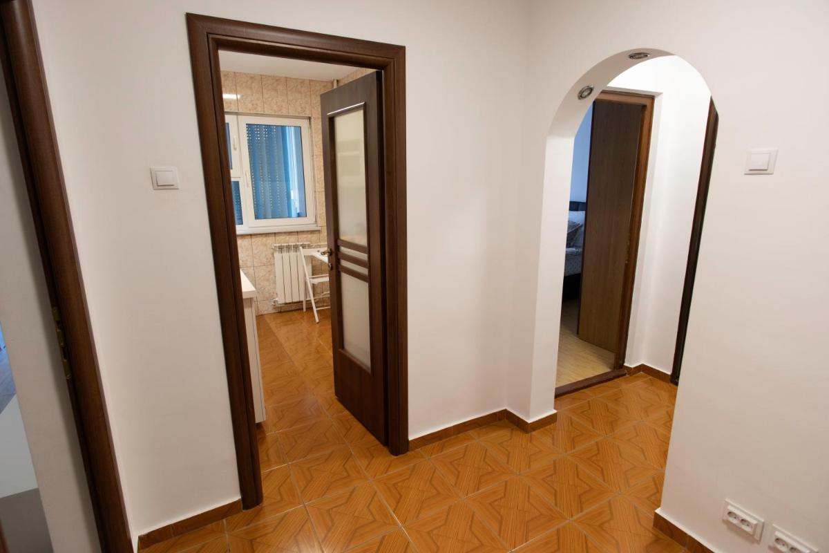 White Glamour - Housity