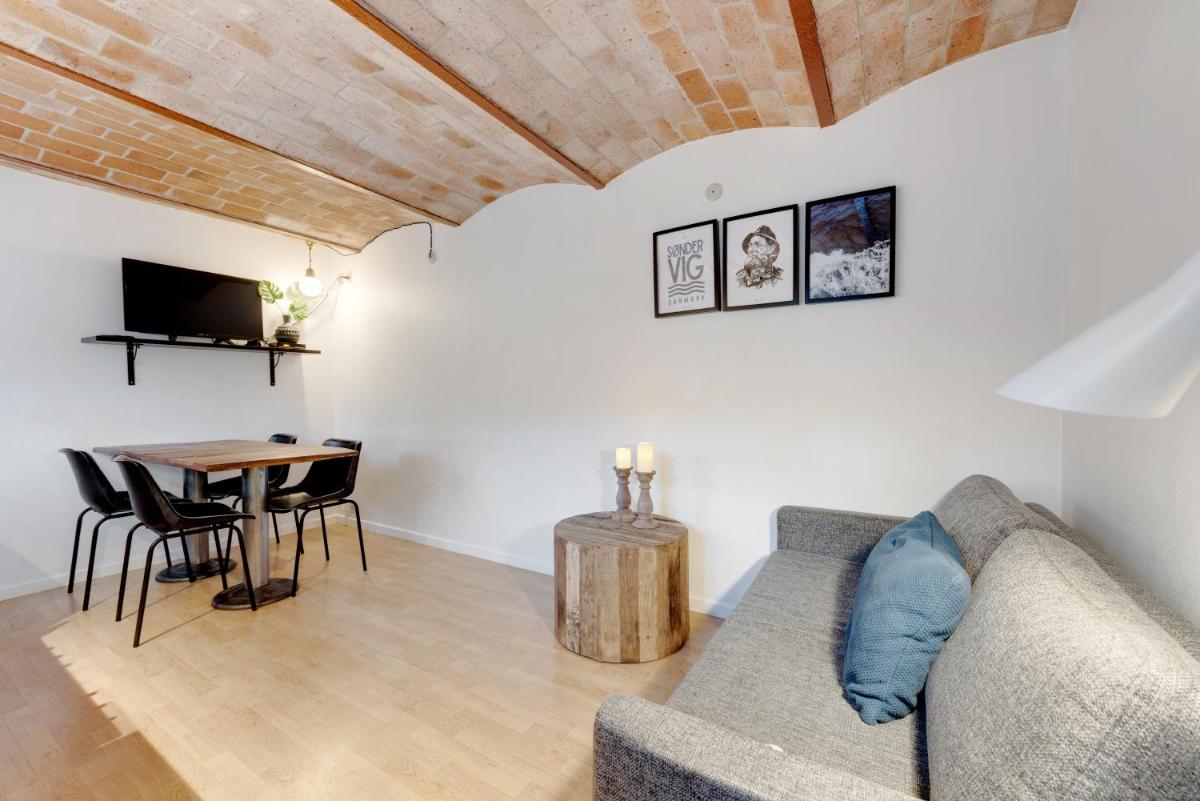 Adventure Park Apartments - Housity