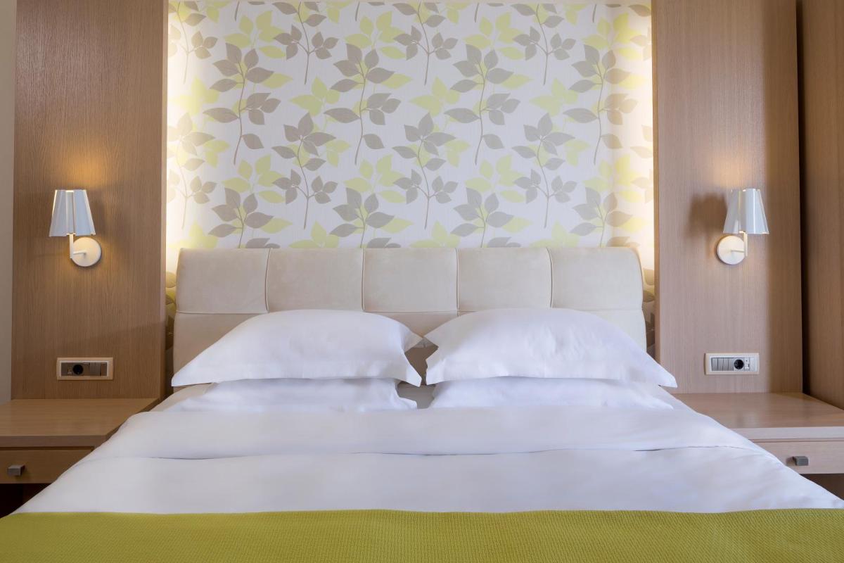 Princess Kyniska Suites - Housity