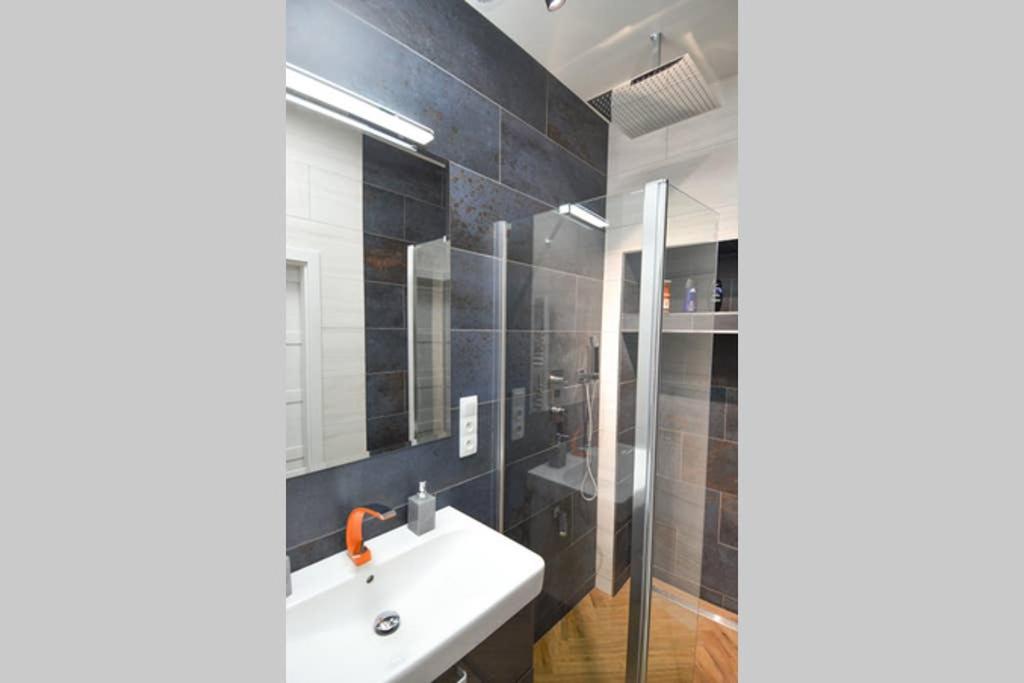 BRANDLY NEW APARTMENT AND?L - Housity