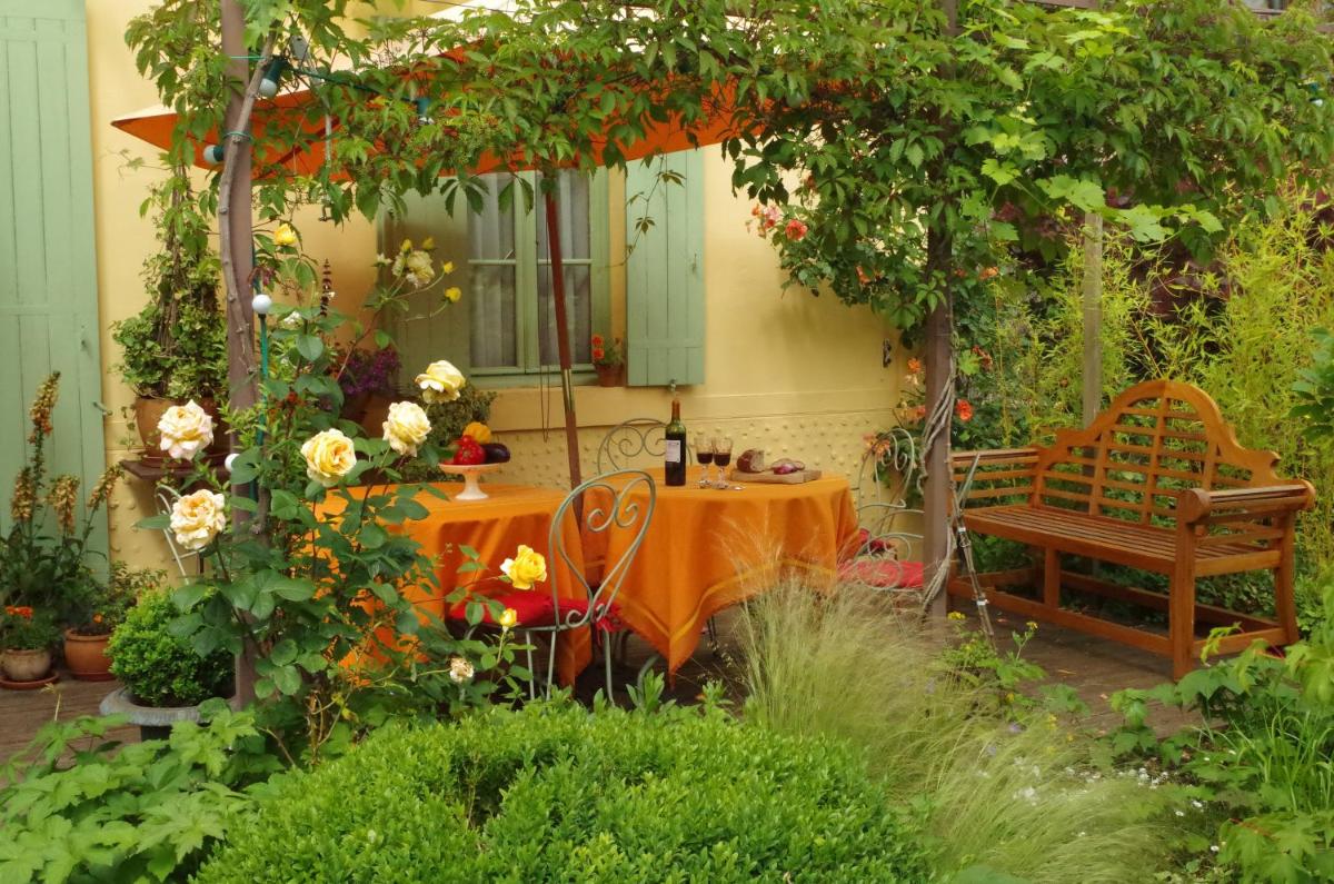 Maison Au Jardin - Housity