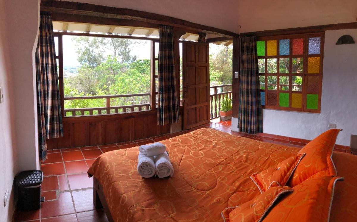 Hostal Renacer - Housity