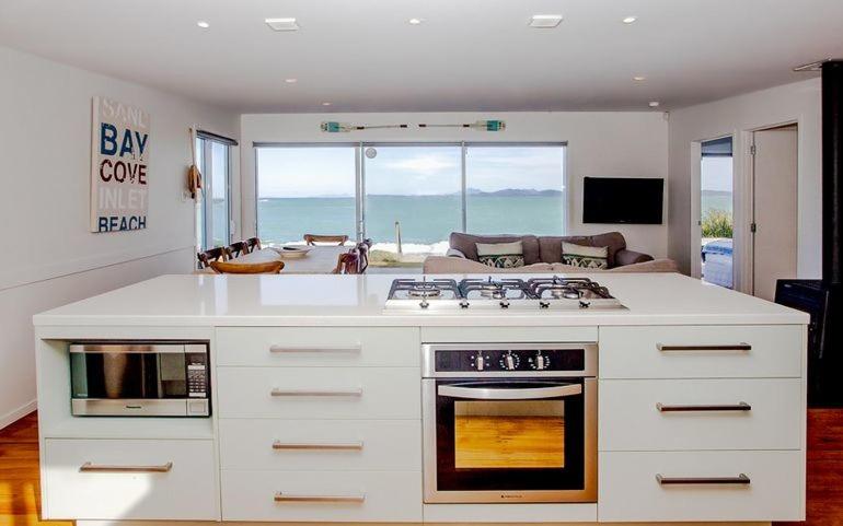 Shoreside - Tutukaka Holiday Home - Housity