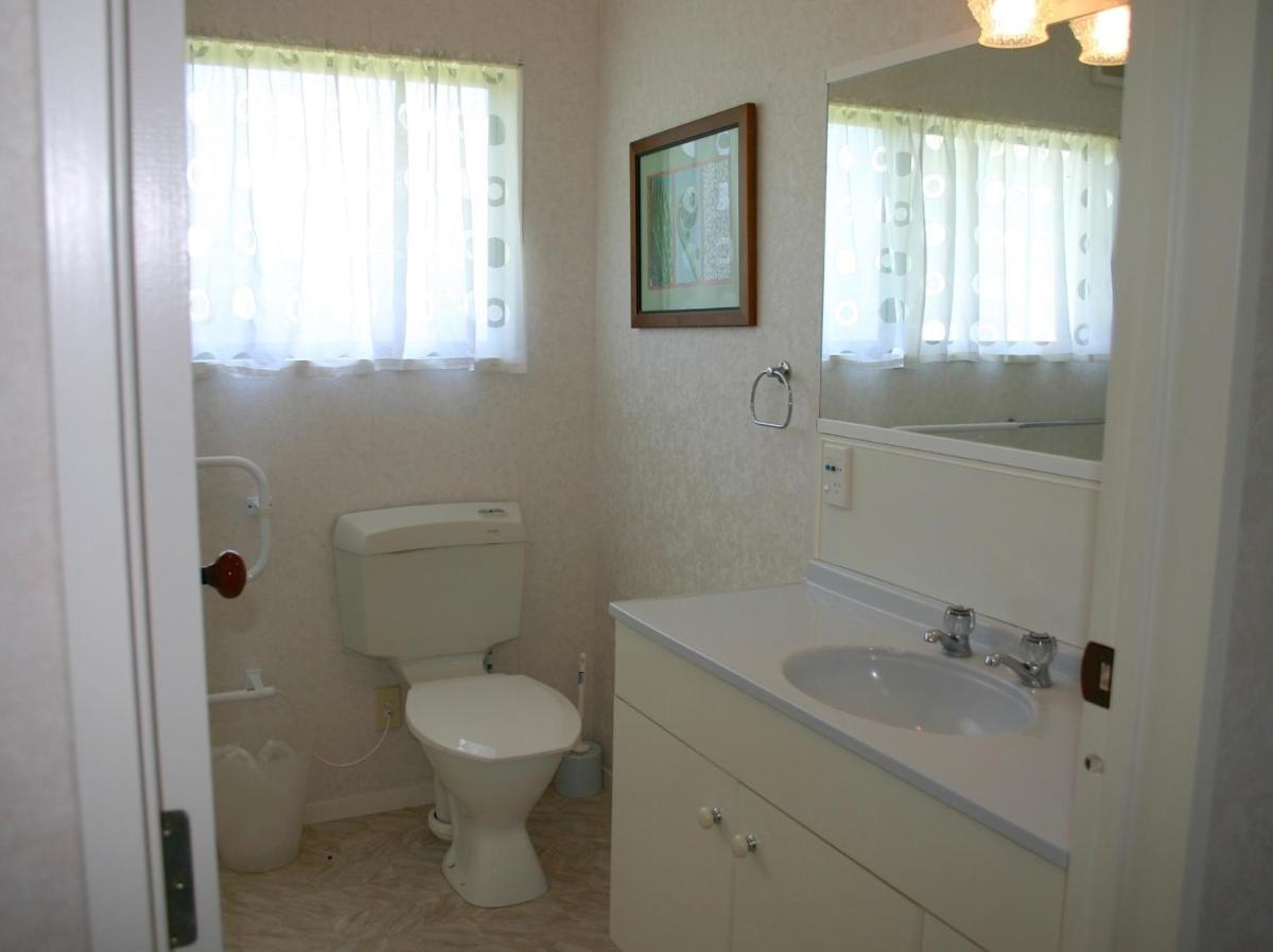 Waihi Getaway - Waihi Beach Holiday Home - Housity