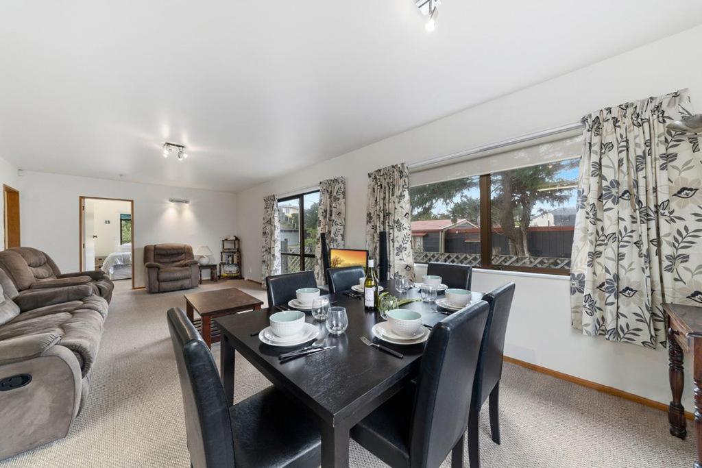 Heperi Haven - Waikanae Beach Holiday Home - Housity