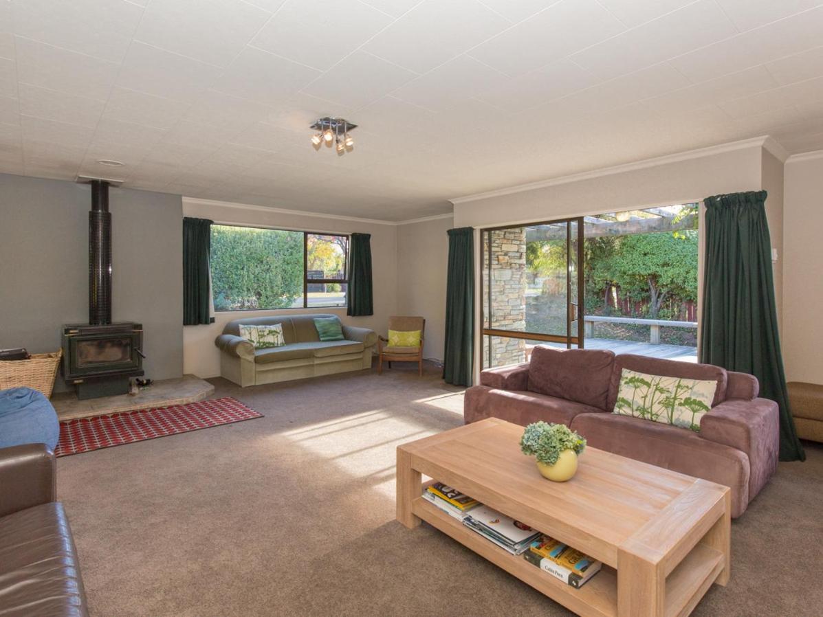 Kowhai Cottage - Wanaka Holiday Home - Housity