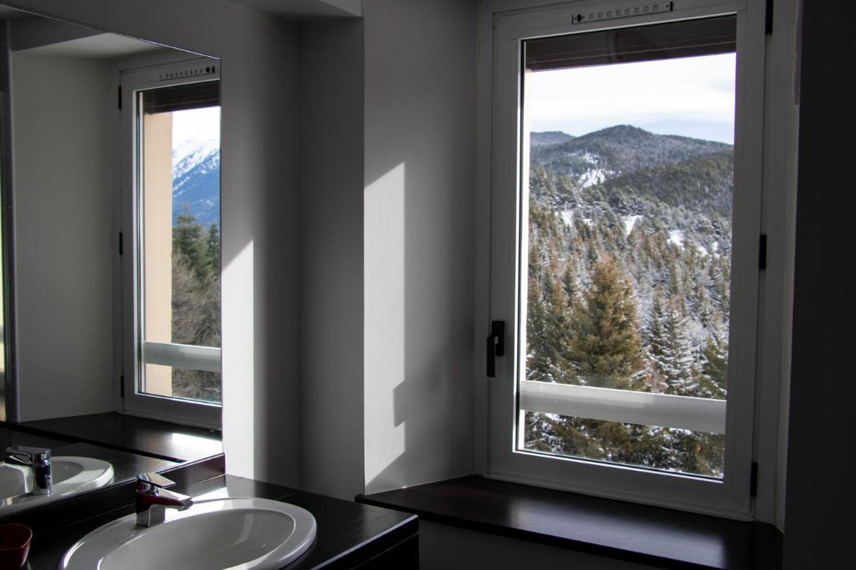 Vue générale sur la montagne ou vue sur la montagne depuis l'hôtel
