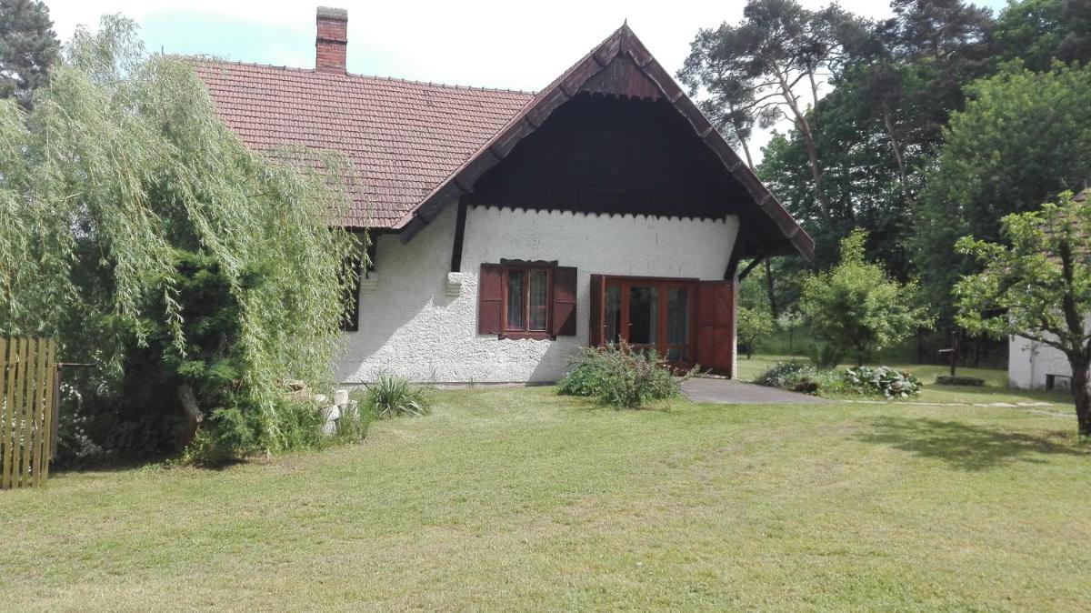 Lednice Chalupa u prostředního rybníka - Housity
