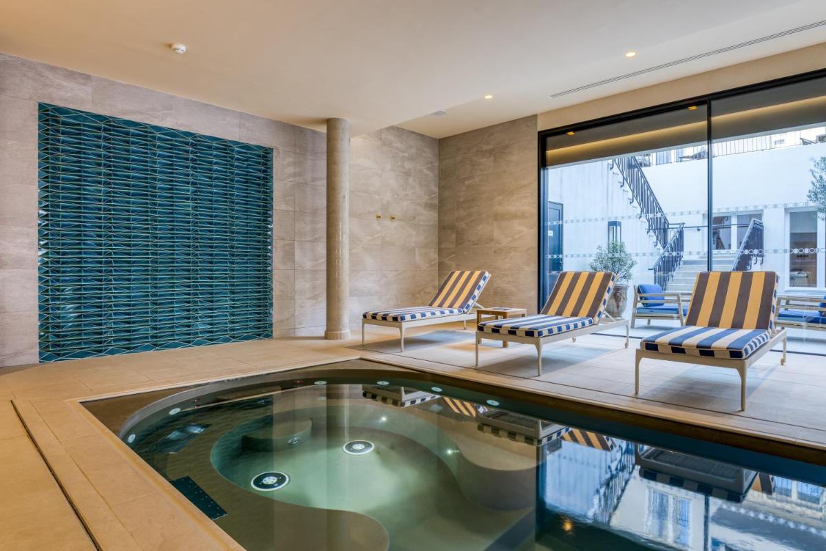 Piscine de l'établissement Maison Albar Hotels L’Imperator ou située à proximité