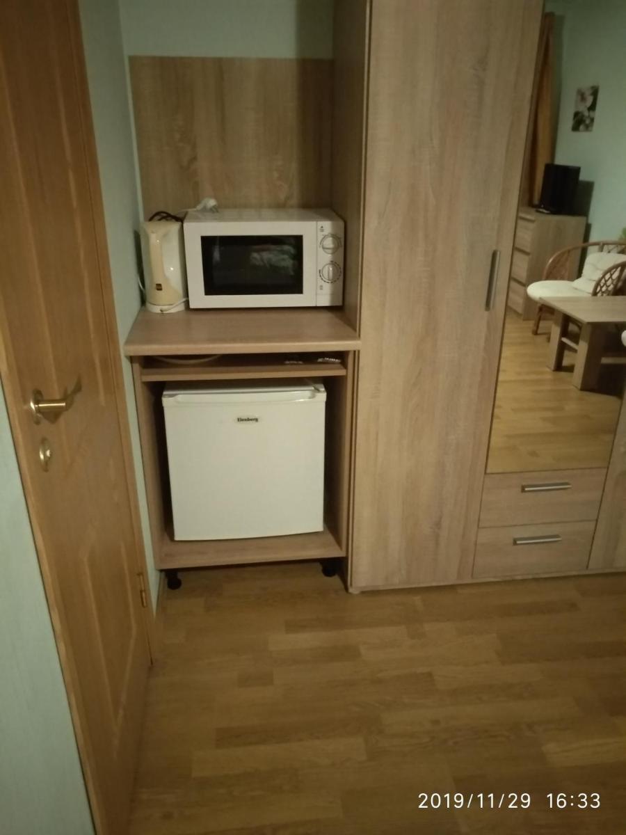 arkHouse - Housity