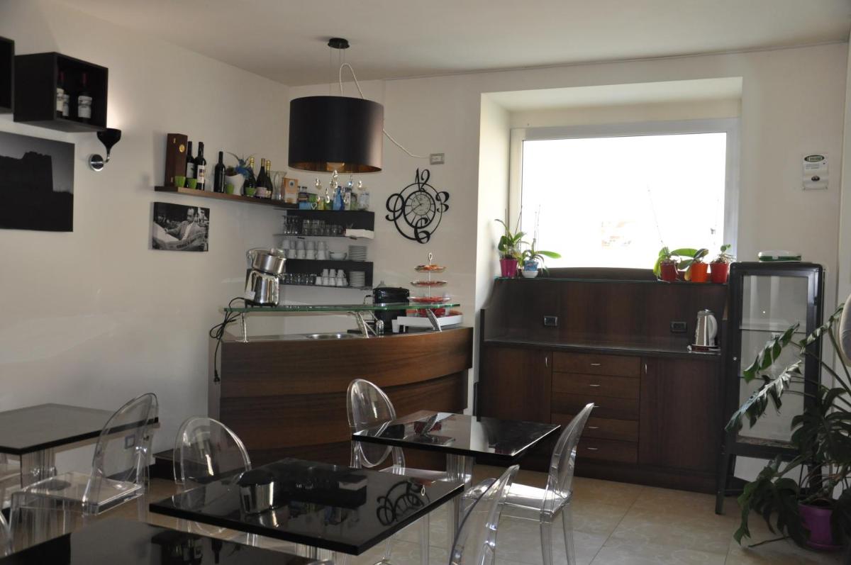 Regalpetra Hotel - Housity