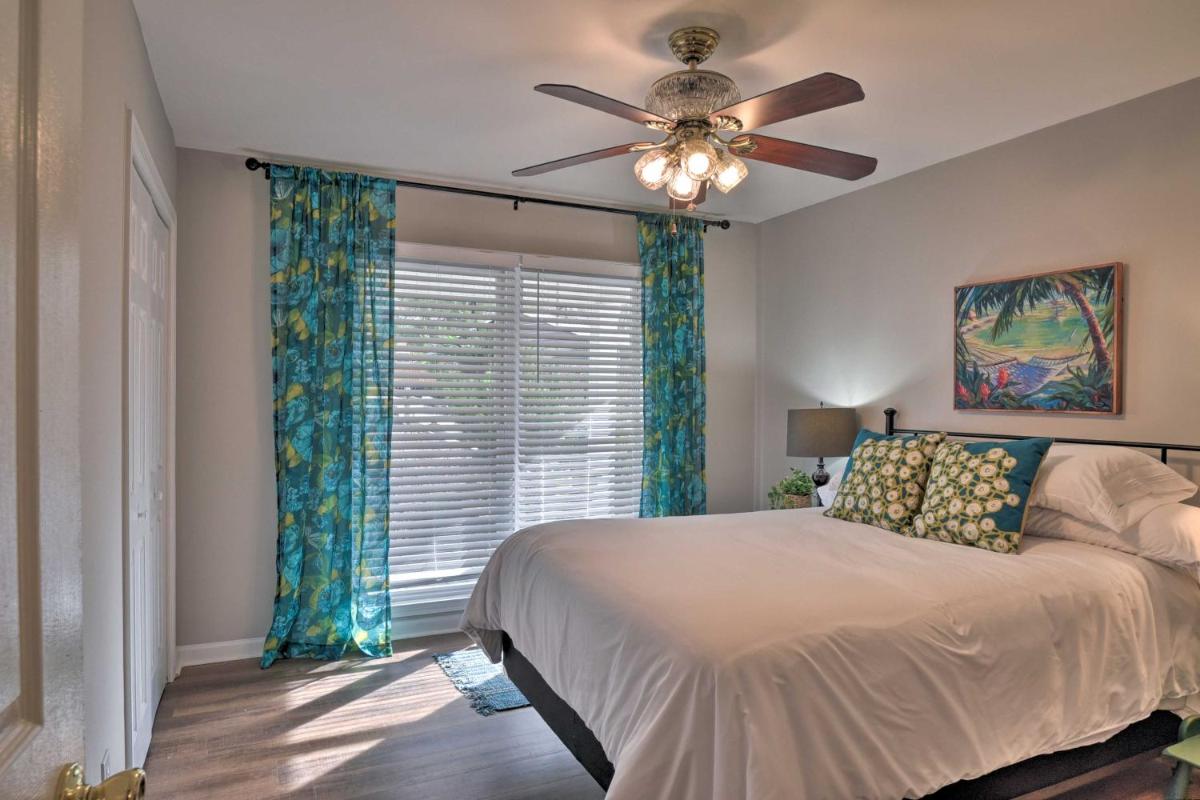 Large Lavonia Home with Party Dock on Lake Hartwell! - Housity