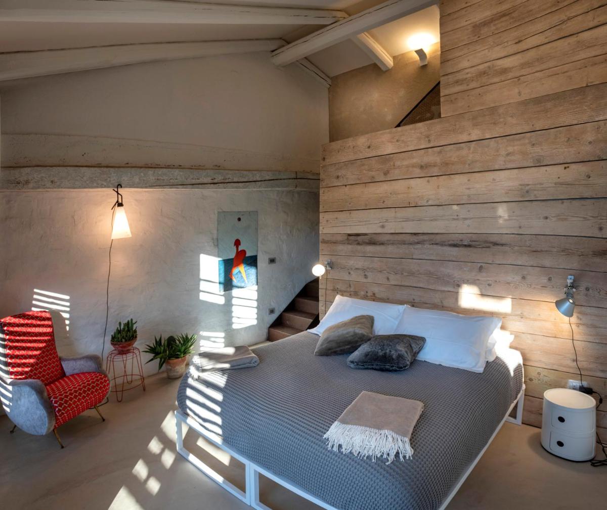 ROSTAGNI 1834 apt in villa with pool in the Barolo region - Housity