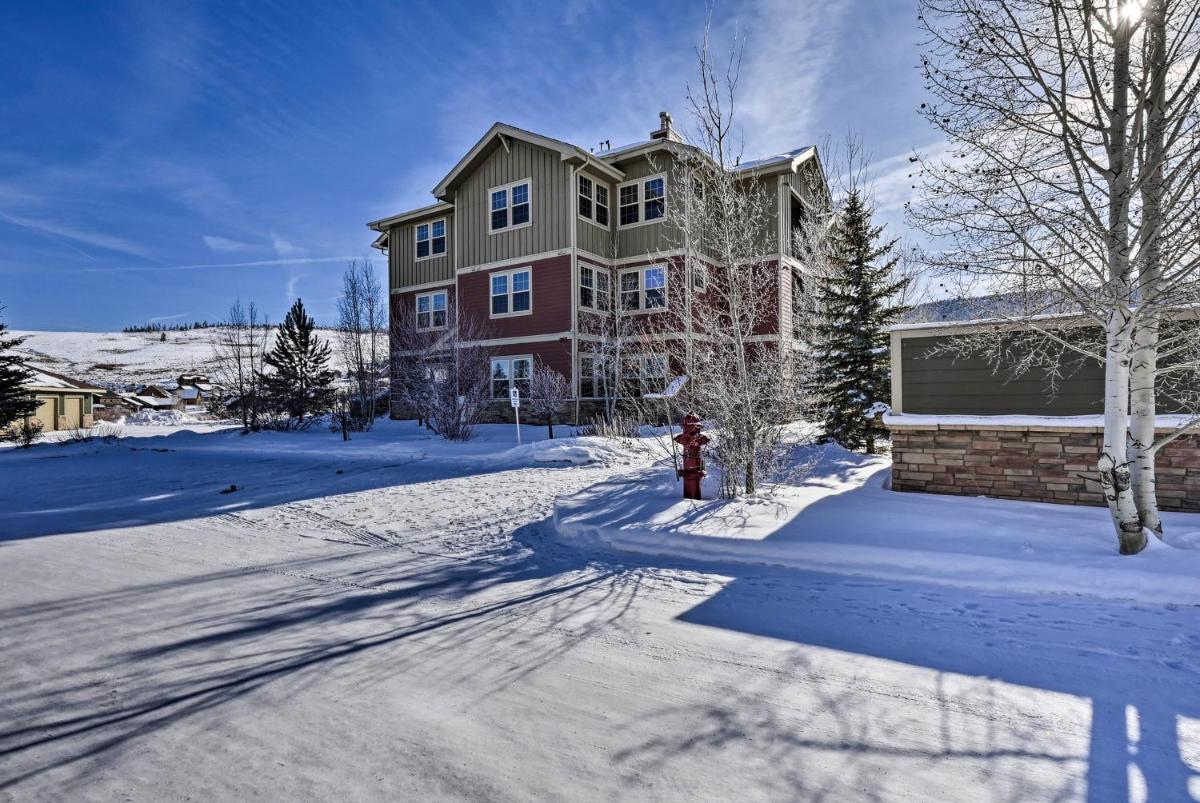 Granby Getaway Cozy Condo Only 2 Mi to Ski Slopes - Housity
