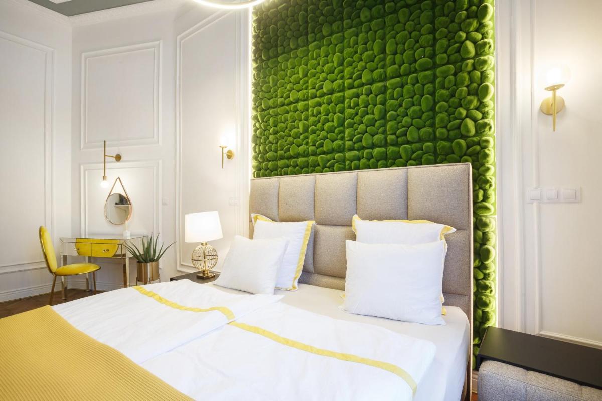 Palace Apartment by Main Station - Premier - Housity