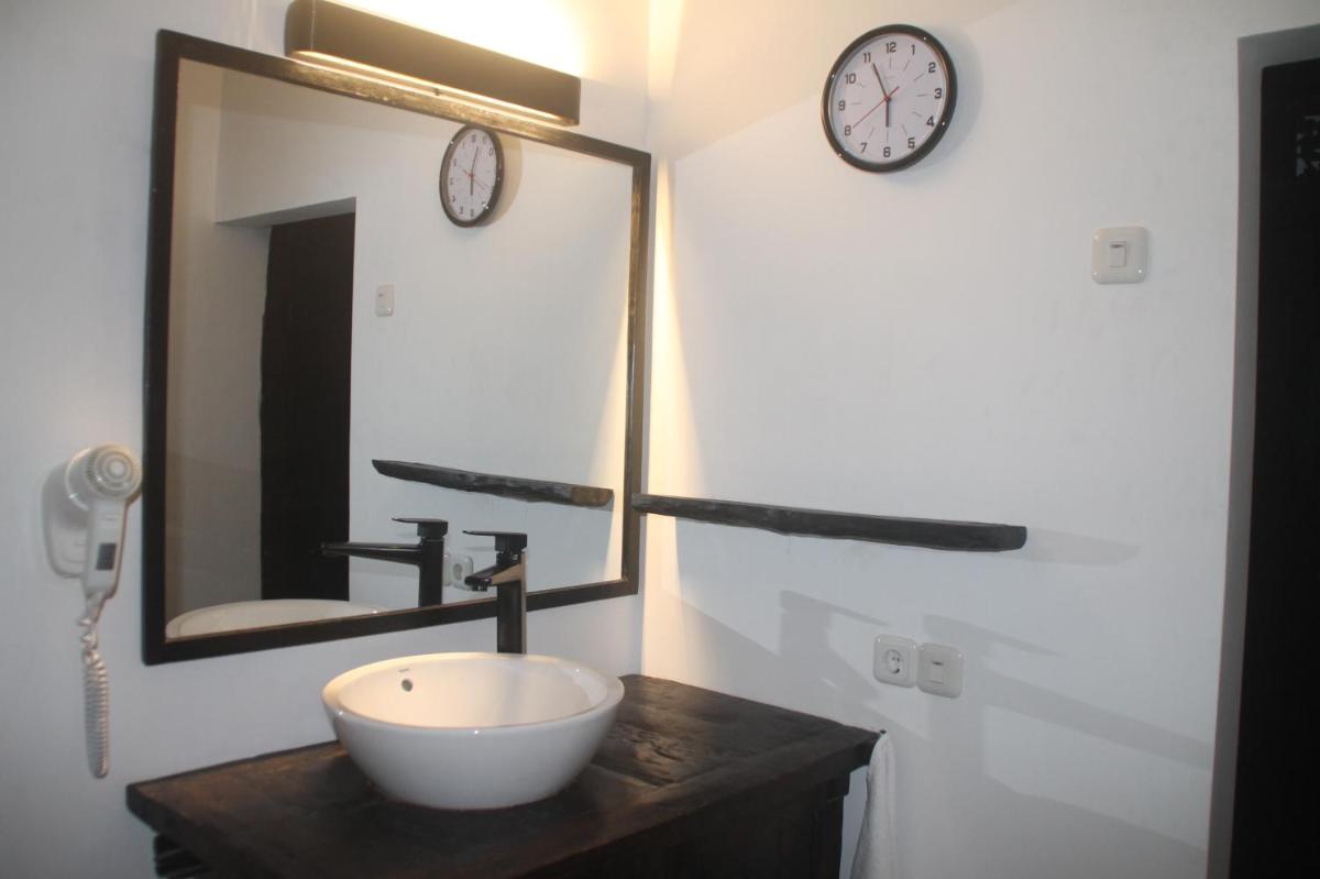 Cabin 2 - Housity