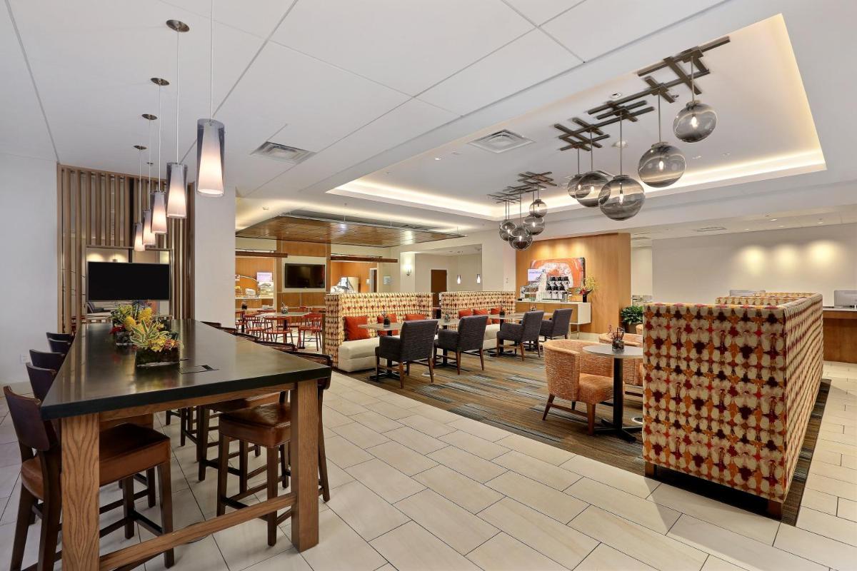 Holiday Inn Express Denver Downtown, an IHG Hotel - Housity