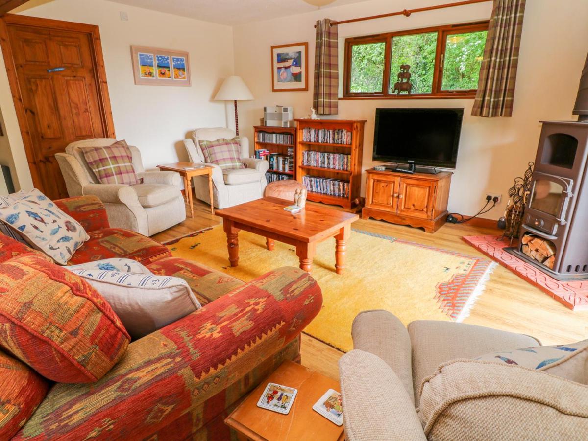 Corky's Cottage - Housity