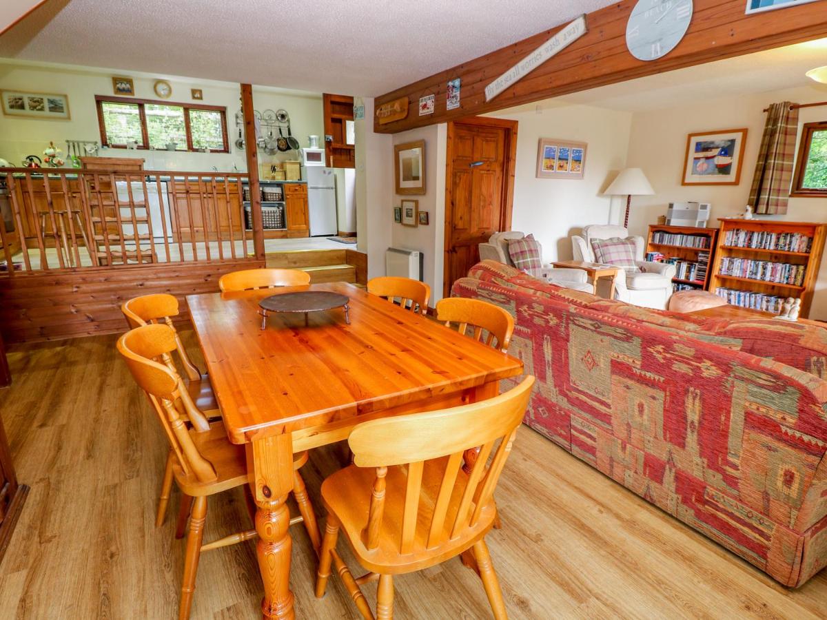 Corky's Cottage - Housity