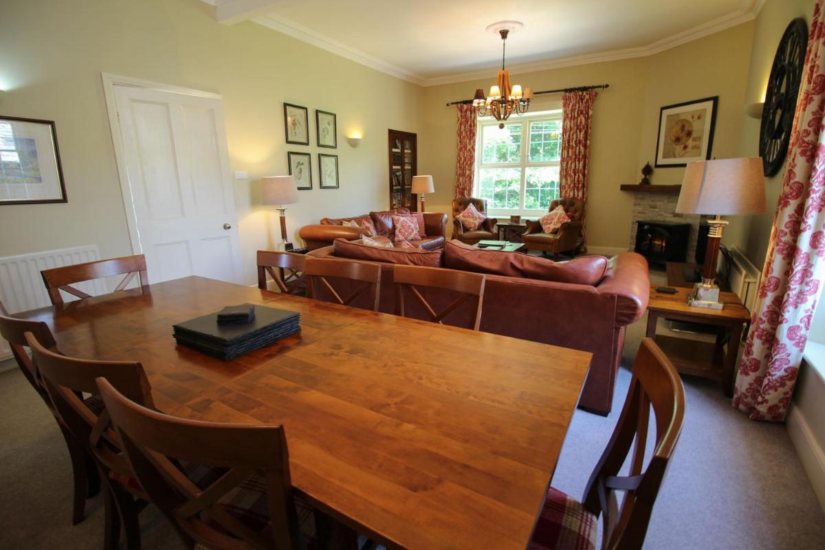 Bakers Retreat spacious 1st floor apartment centrally located in Grasmere - Housity