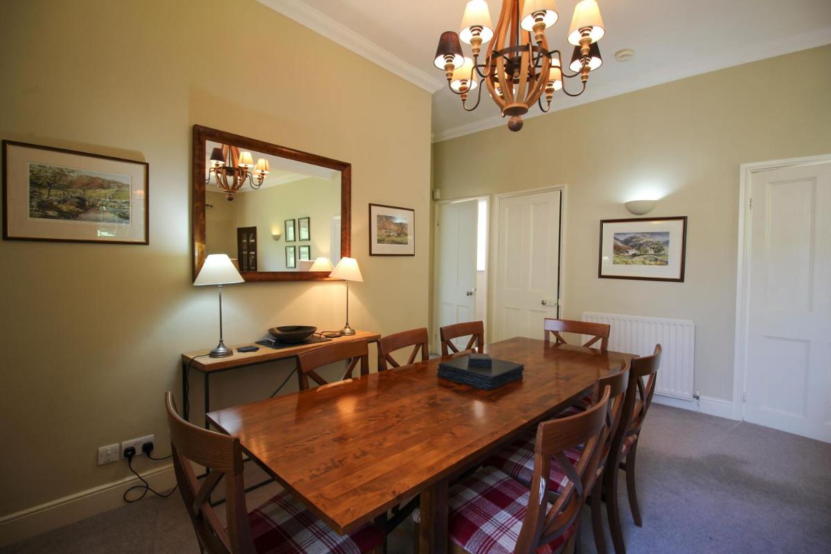 Bakers Retreat spacious 1st floor apartment centrally located in Grasmere - Housity