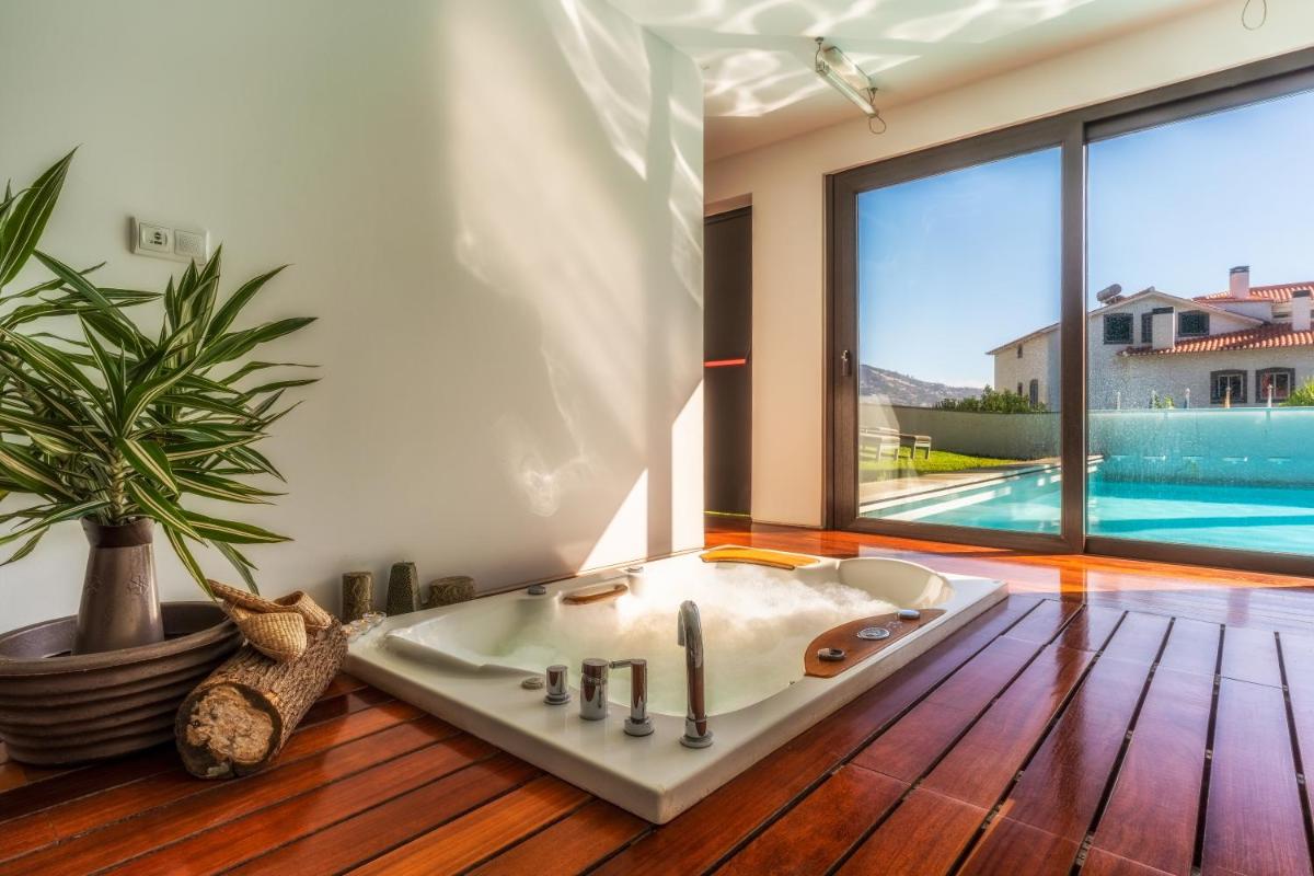 A piscina em ou perto de Quintinha Sao Joao Hotel & Spa