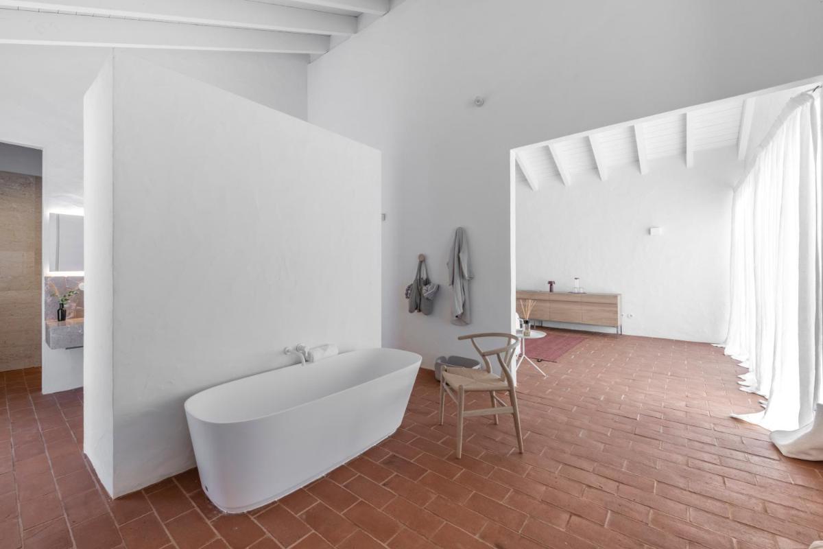 Uma casa de banho em Herdade da Malhadinha Nova - Relais & Châteaux