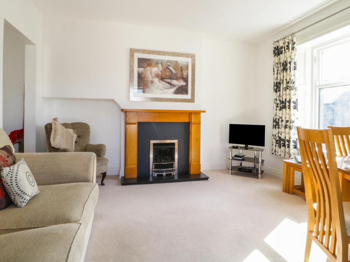 Helvellyn - Housity