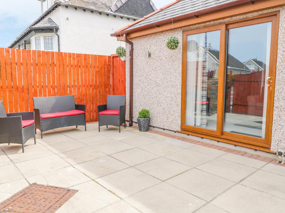 Smithy Cottage - Housity