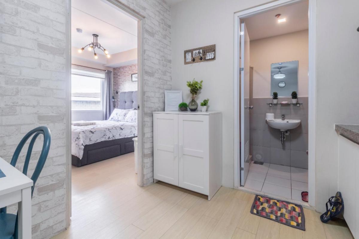 1BR Interiored Condo with WiFi, Netflix, Hot Shower - The Hive Residences - Housity
