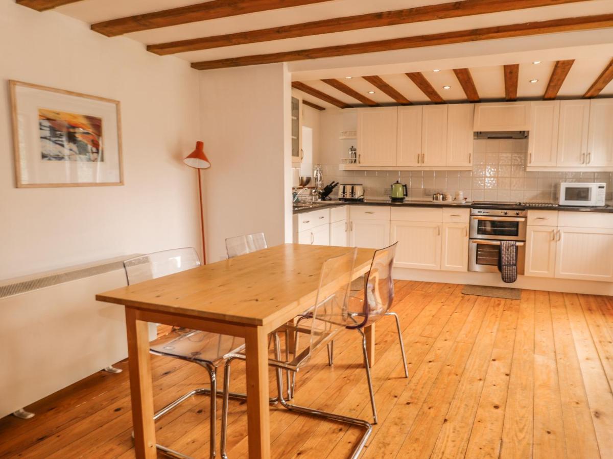 Abbey Cross Barn - Housity