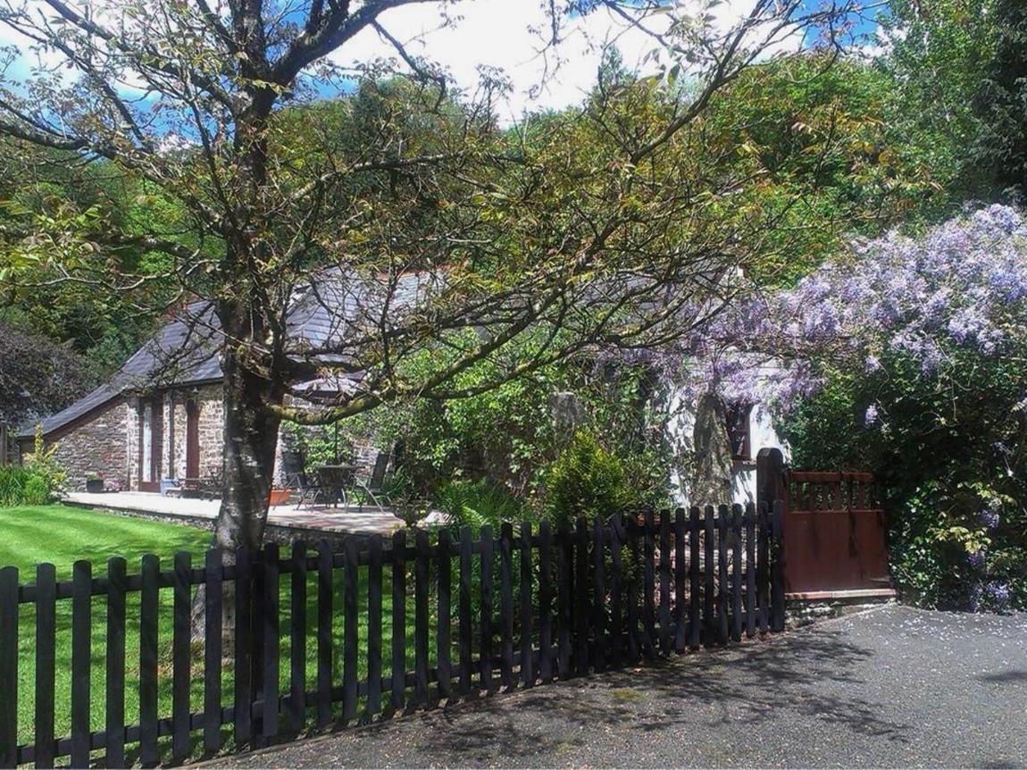 Honey House - Housity