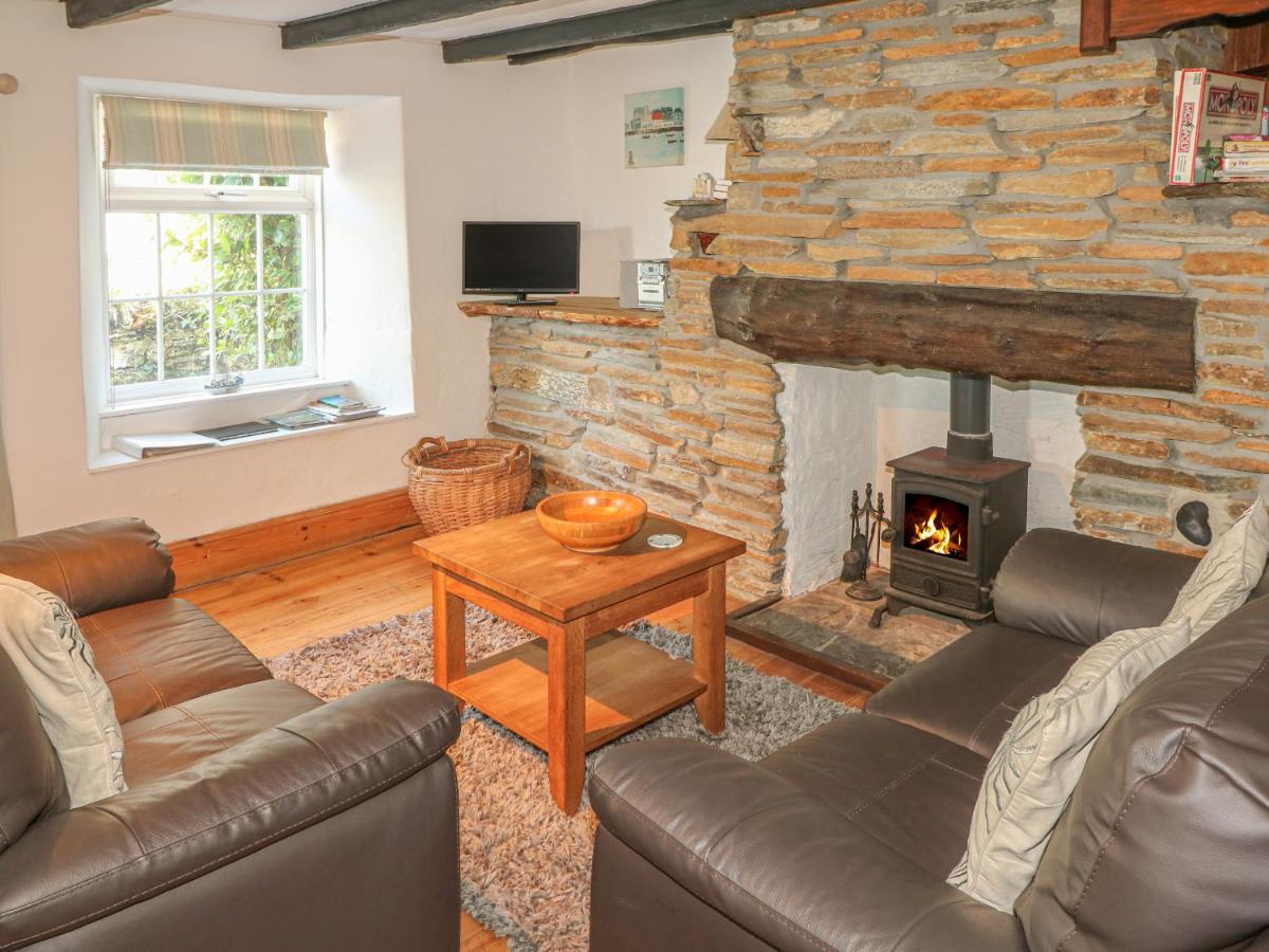 Fuchsia Cottage - Housity