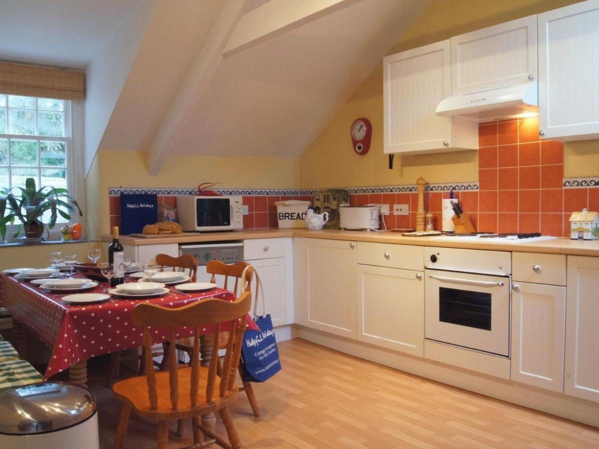 Grooms Cottage - Housity
