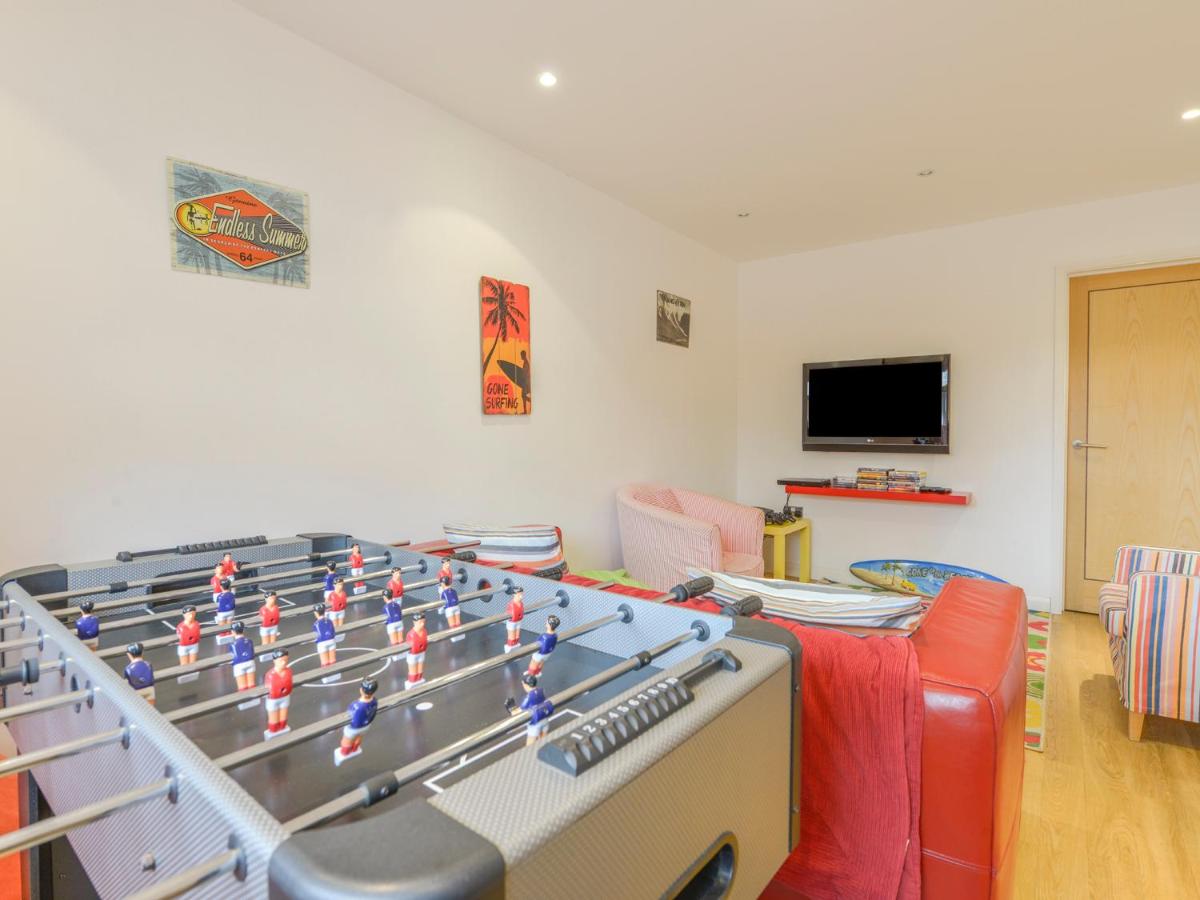 Upper Deck - Housity