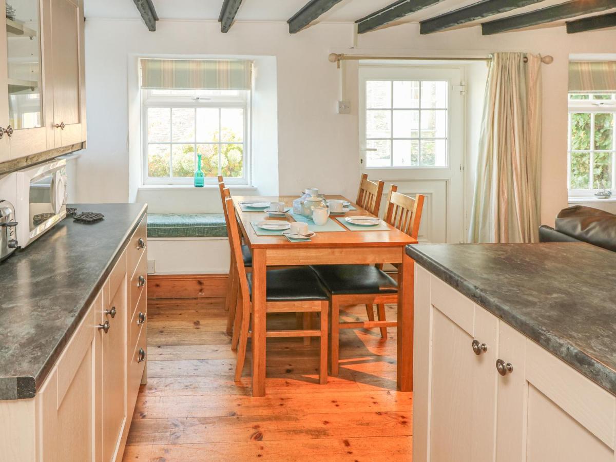 Fuchsia Cottage - Housity