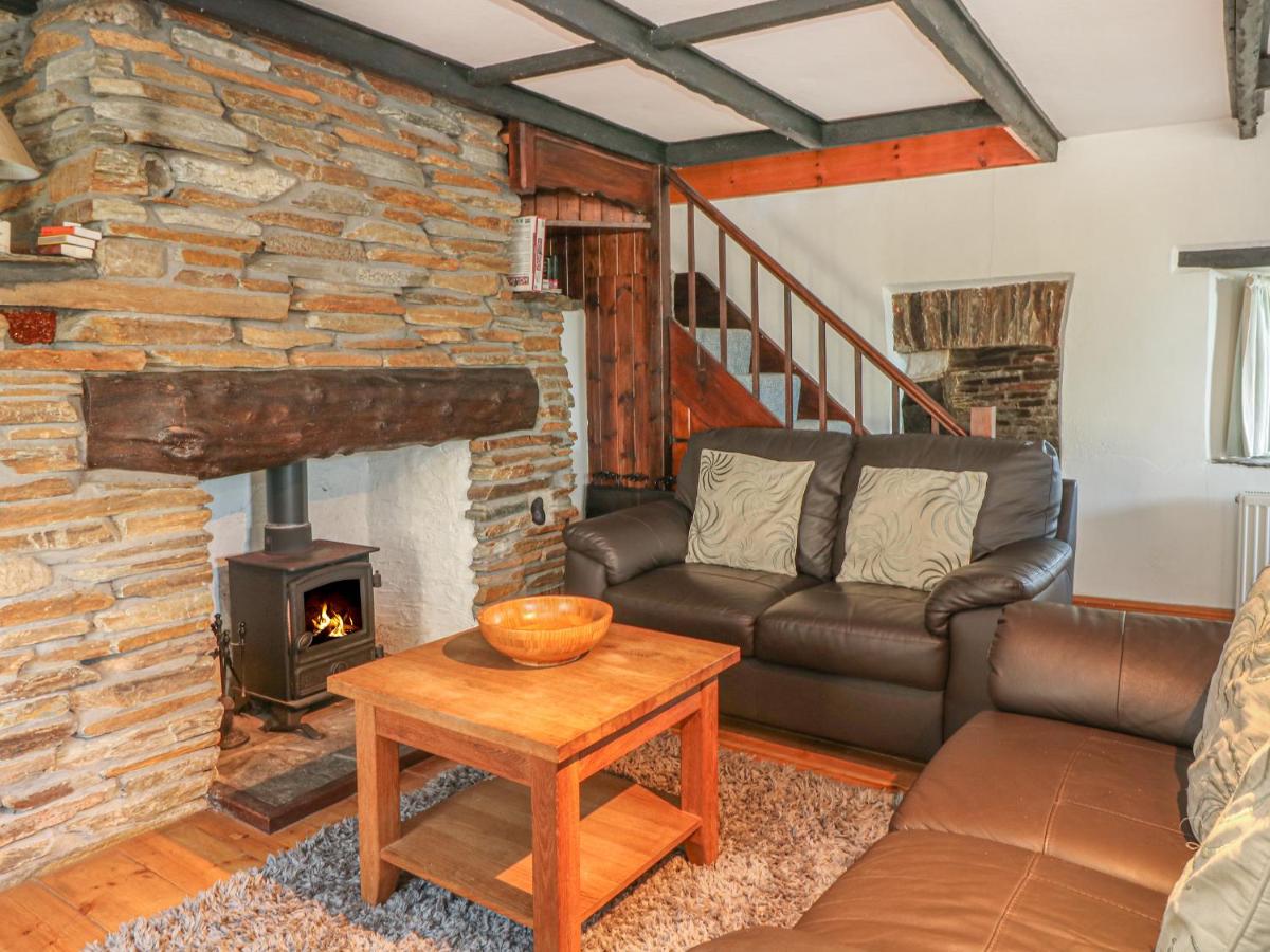 Fuchsia Cottage - Housity