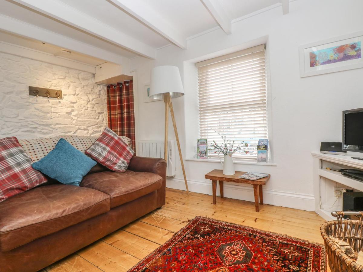 Fishermans Cottage, Porthleven - Housity