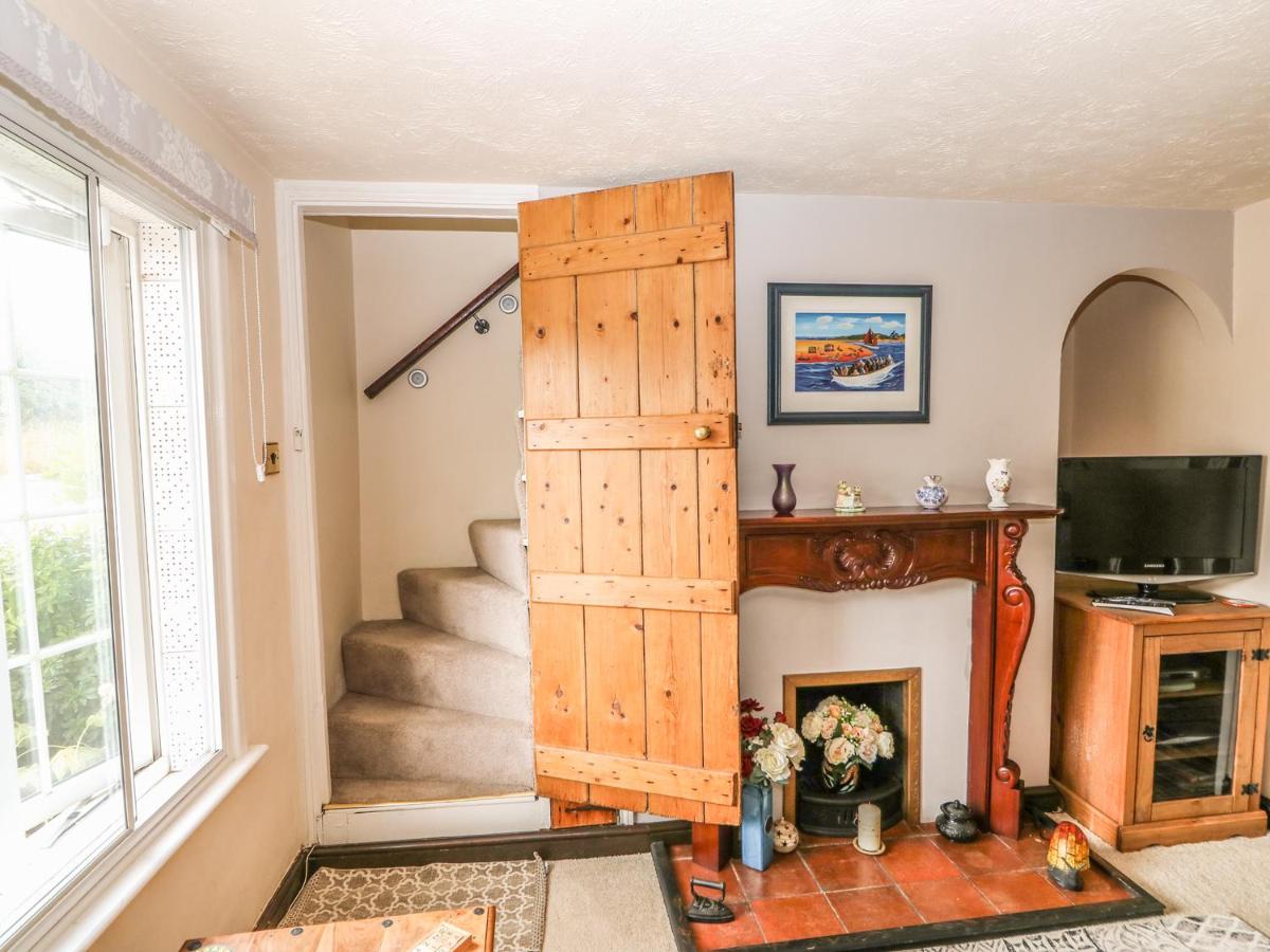 Megs Cottage - Housity