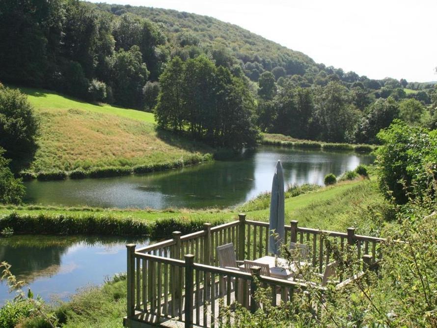 Lakeside Cottage - Housity